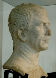 Busto de Júlio César (mármore)